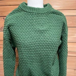 Green Universal Thread crew neck sweater